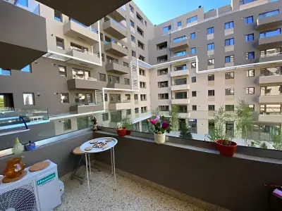 Apartament inchiriere Sector 2 Bucuresti balcon cu masa